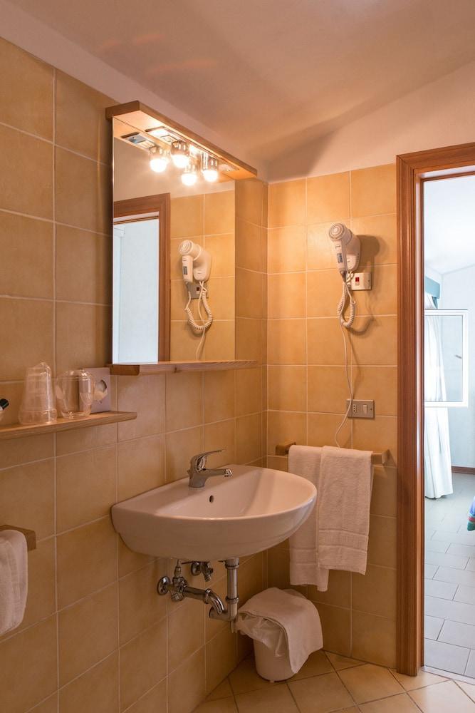 Hotel Villa Bolgheri Marina di Castagneto Carducci Bagian luar foto